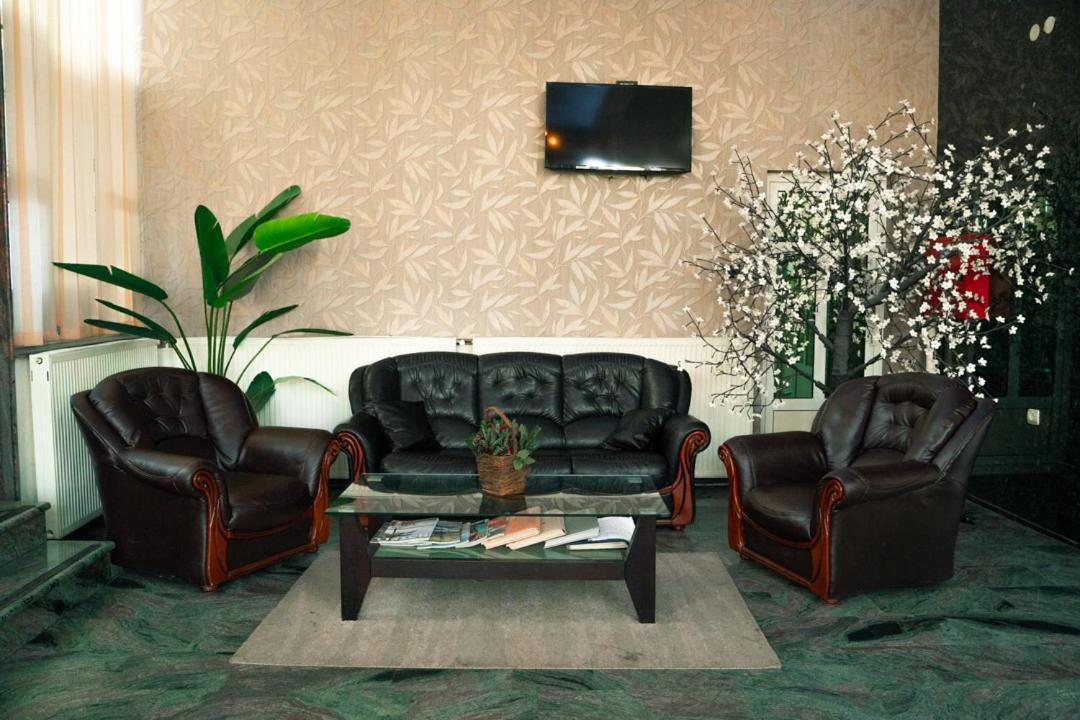 Hotel Zeleni Vir Ni Екстериор снимка