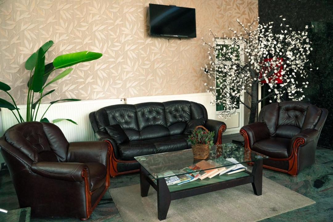 Hotel Zeleni Vir Ni Екстериор снимка