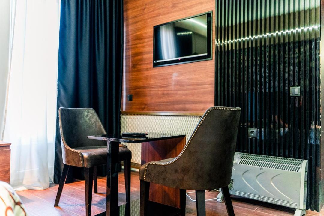 Hotel Zeleni Vir Ni Екстериор снимка