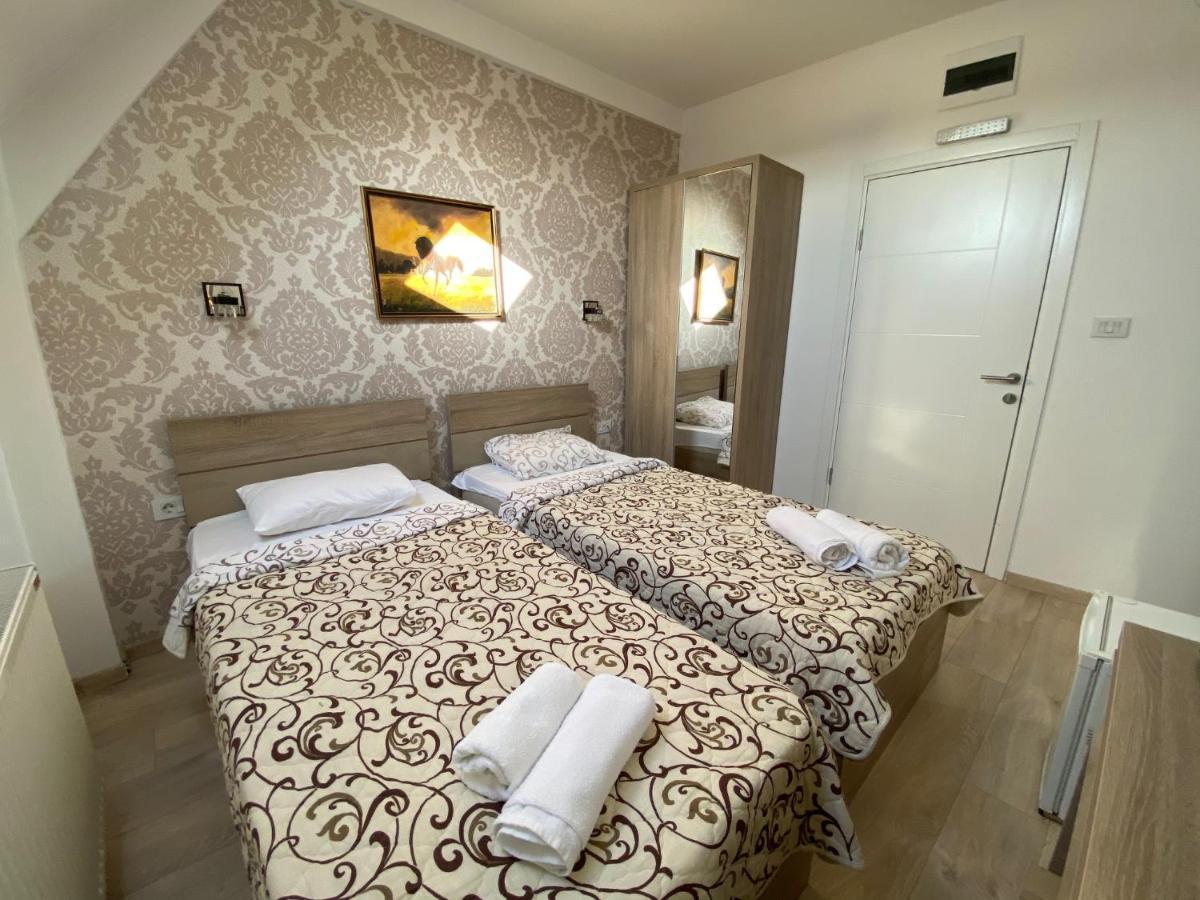 Hotel Zeleni Vir Ni Екстериор снимка