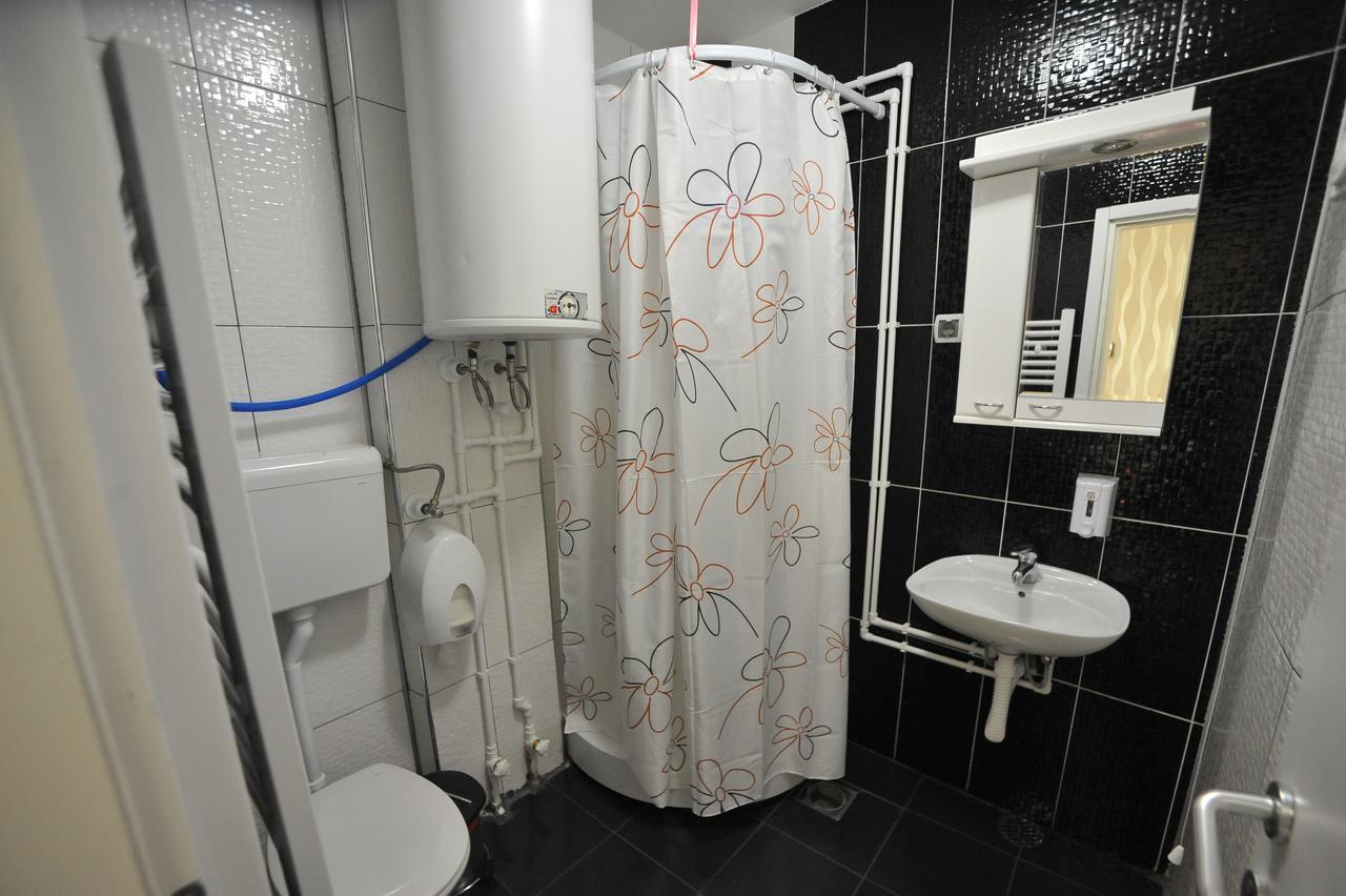 Hotel Zeleni Vir Ni Екстериор снимка