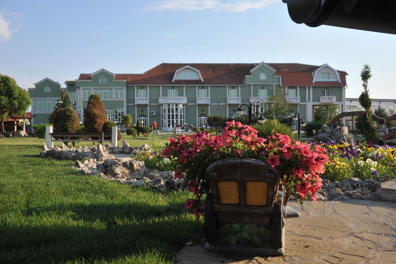 Hotel Zeleni Vir Ni Екстериор снимка