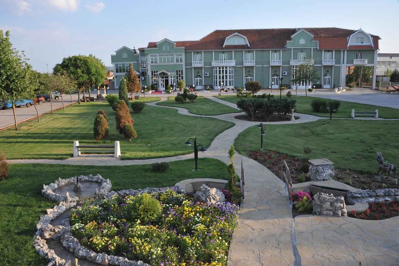 Hotel Zeleni Vir Ni Екстериор снимка