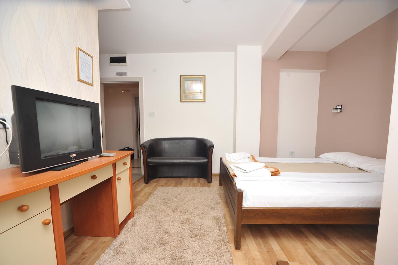 Hotel Zeleni Vir Ni Стая снимка